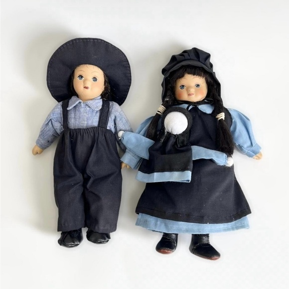 Vintage Springford The Amish Pair Woman Man Baby Porcelain 9” Blue Dolls - Picture 1 of 9